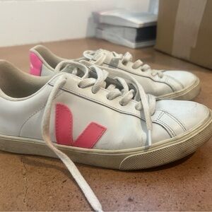 Women’s Veja Sneaker size 7